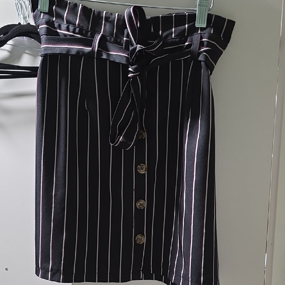Forever 21 Navy and White Striped Skirt